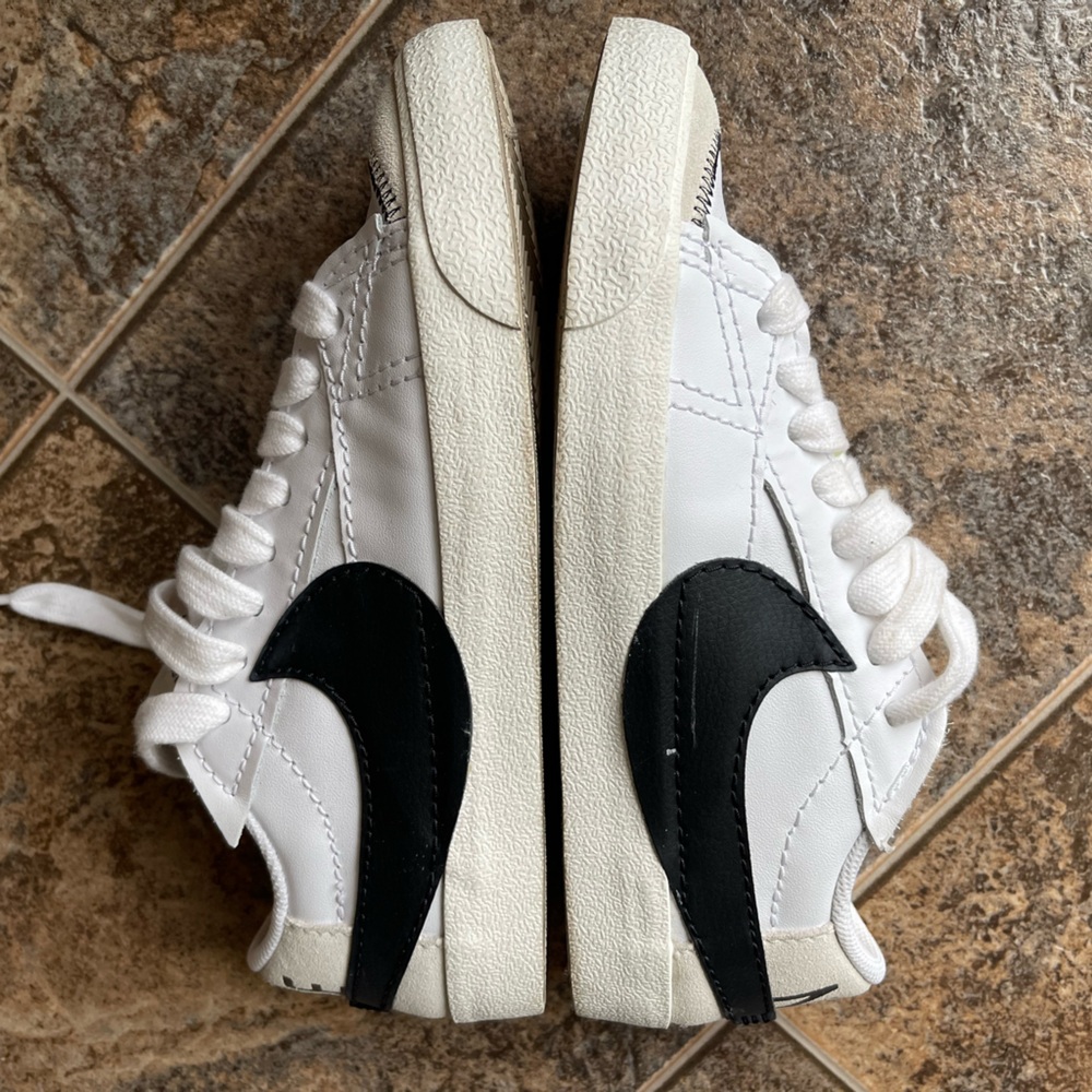 Nike Blazer Low 77 Jumbo Sneakers- Women’s Size 10 - Picture 7 of 9